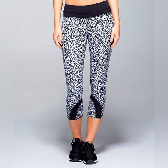 lululemon athletica Pants - Lululemon Train Times Crop Leggings Women Size 10